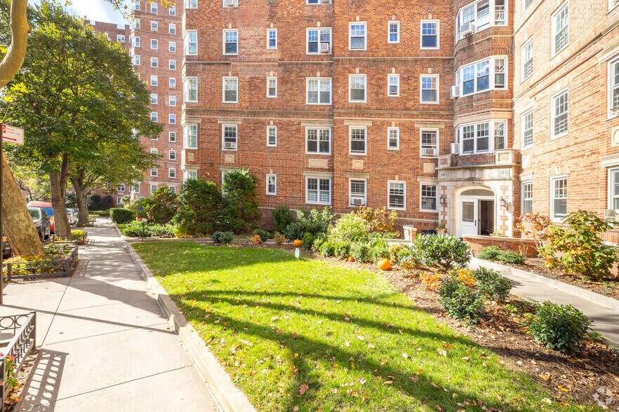 More Photos Of 120-180 Cabrini Blvd, New York Apartments For Sale