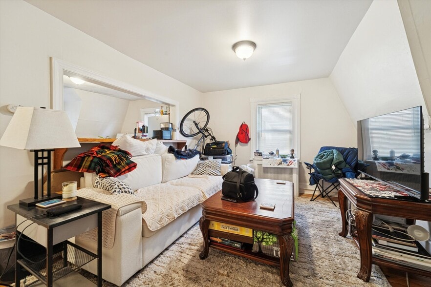 More Photos Of 222 Lippincott Ave, Ardmore Apartments For Sale