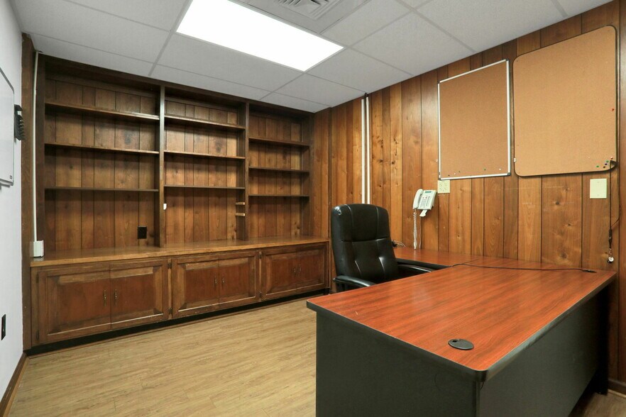 More Photos Of 1712-1736 University Blvd S, Jacksonville Medical For Sale