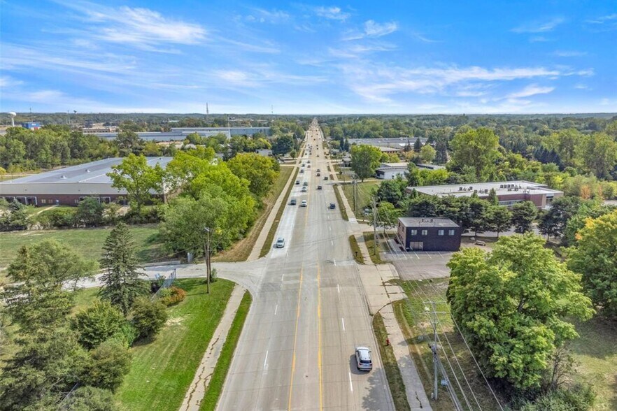 More Photos Of 44911 Grand River Ave, Novi Land For Lease