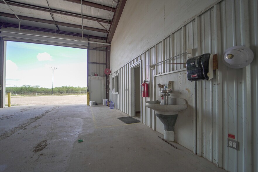 More Photos Of 8609 Lone Tree Rd, Victoria Industrial For Sale