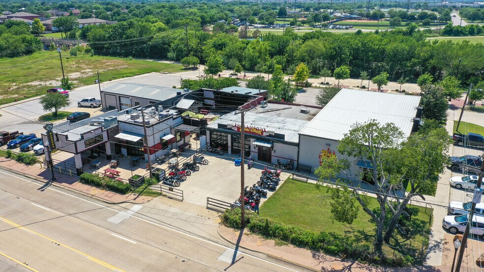 More Photos Of 250 S Main St, Keller Restaurant For Sale