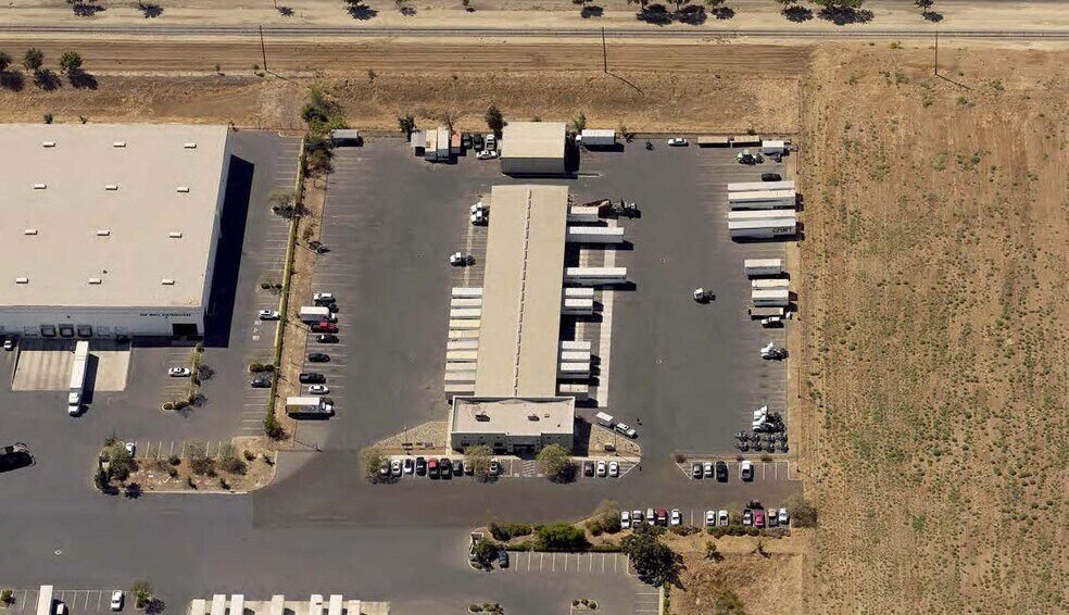 More Photos Of 1619 N Plaza Dr, Visalia Truck Terminal For Lease