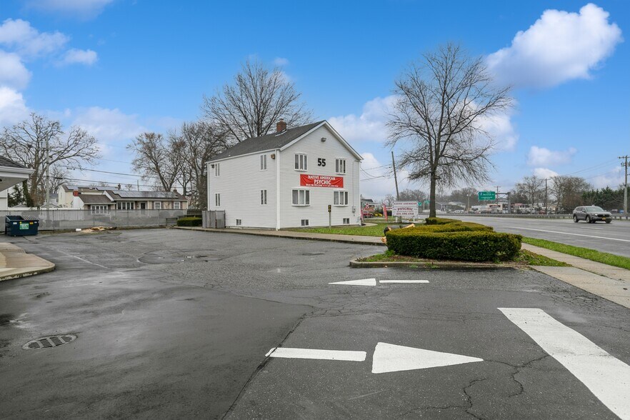More Photos Of 55 W Sunrise Hwy, Lindenhurst Office Residential For Sale