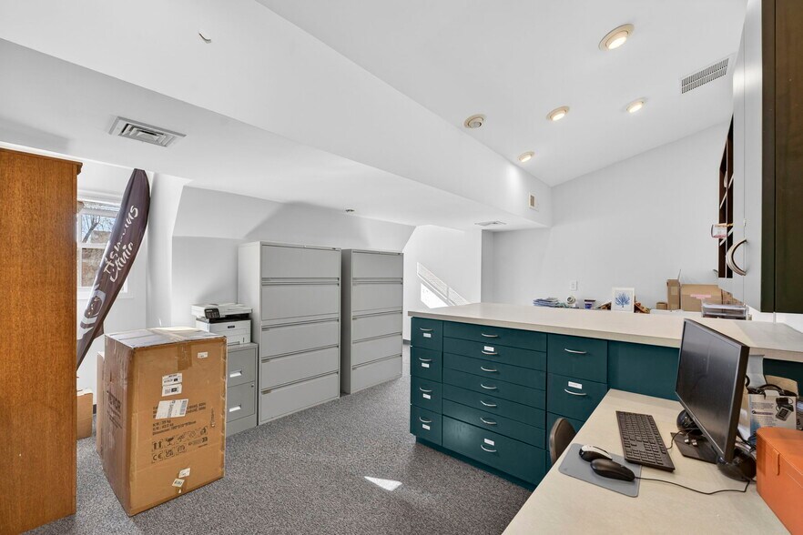 More Photos Of 10130-10134 Colvin Run Rd, Great Falls Medical For Lease