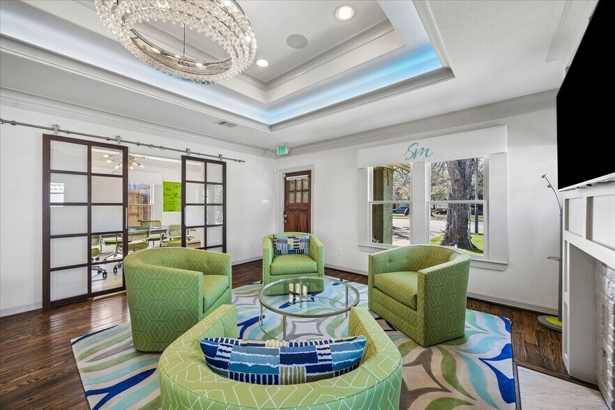 More Photos Of 638 Heights Blvd, Houston Office For Sale