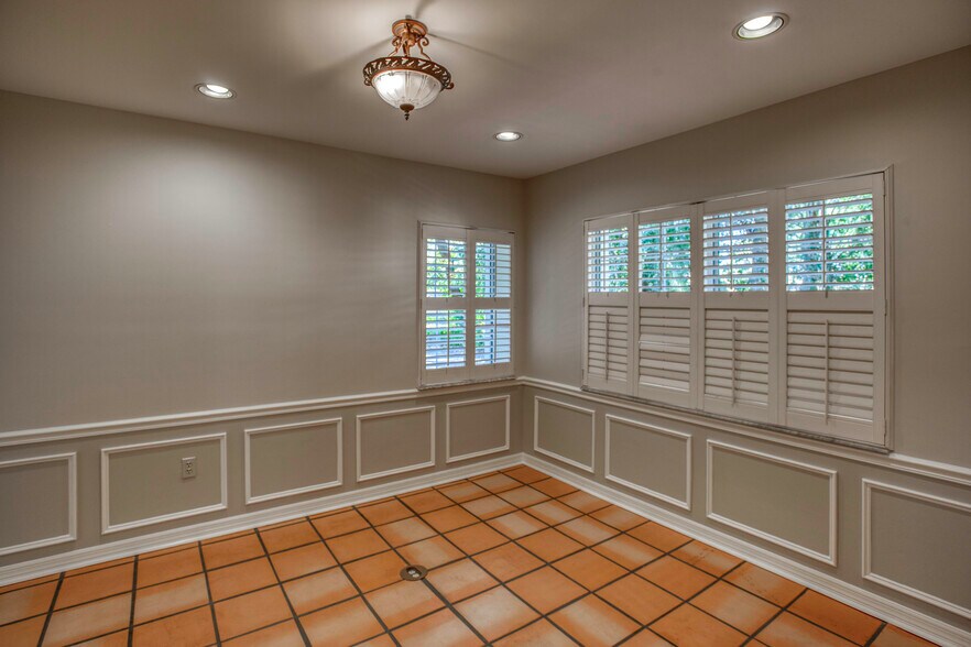 More Photos Of 80 Bonnie Loch Ct, Orlando Office For Lease