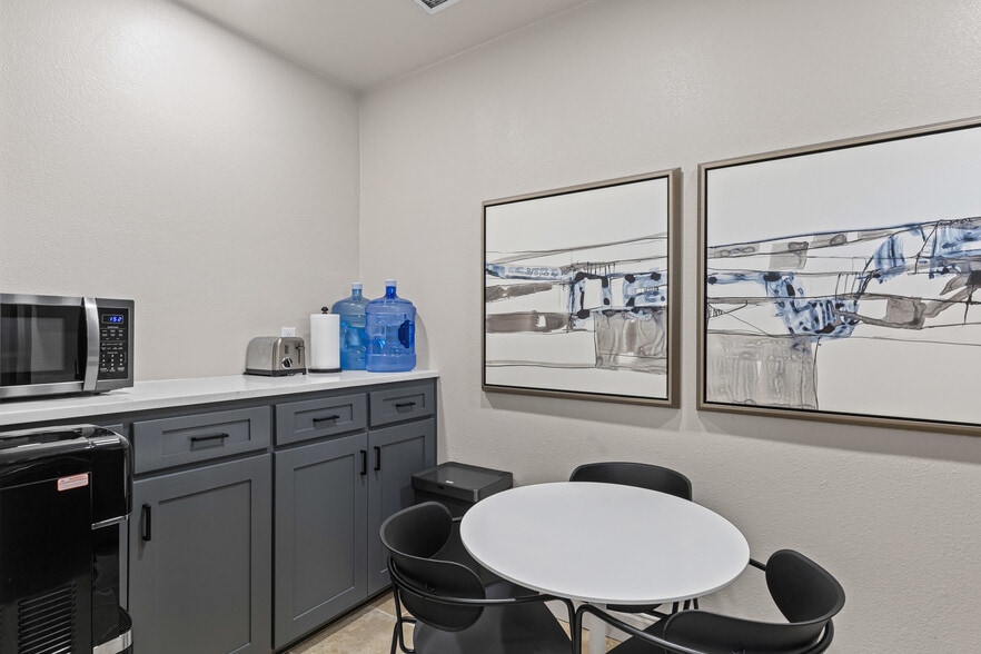 More Photos Of 621 N FM 1187, Aledo Office For Lease