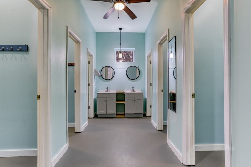 More Photos Of 55 Main St, Garden City Office Residential For Sale
