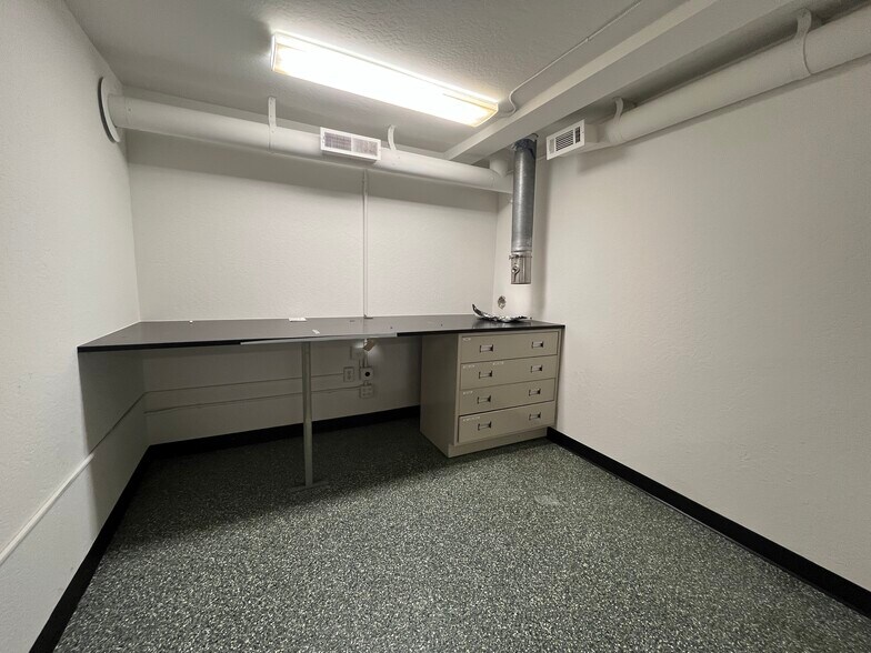 More Photos Of 1200 5th St, Berkeley Light Manufacturing For Sale