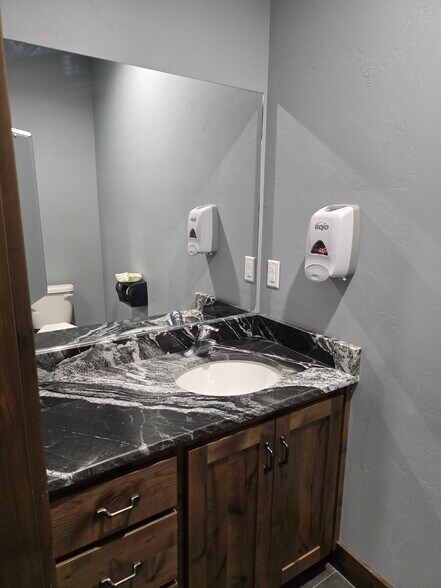 More Photos Of 870 N 2nd E, Rexburg General Retail For Lease