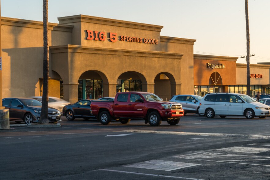 More Photos Of 2000-2276 S Atlantic Blvd, Monterey Park Unknown For Lease