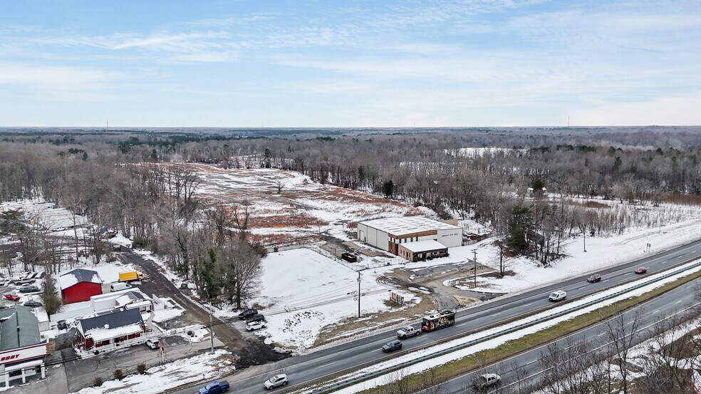 More Photos Of 4840 Crain Hwy, White Plains Warehouse For Lease