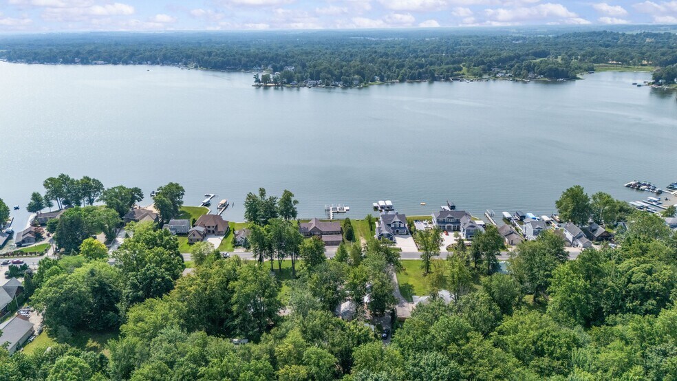 More Photos Of 5358 Paw Paw Lake Rd, Coloma Apartments For Sale