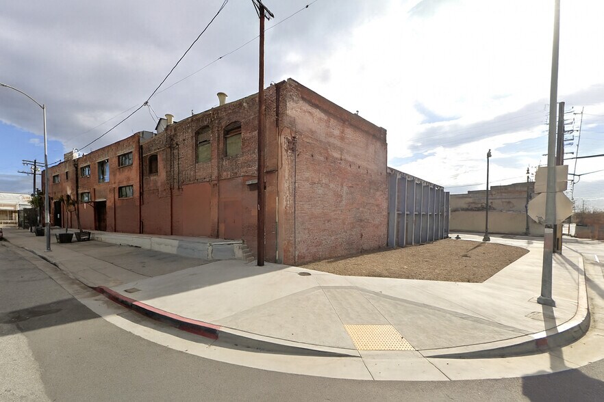 More Photos Of , Los Angeles Unknown For Sale