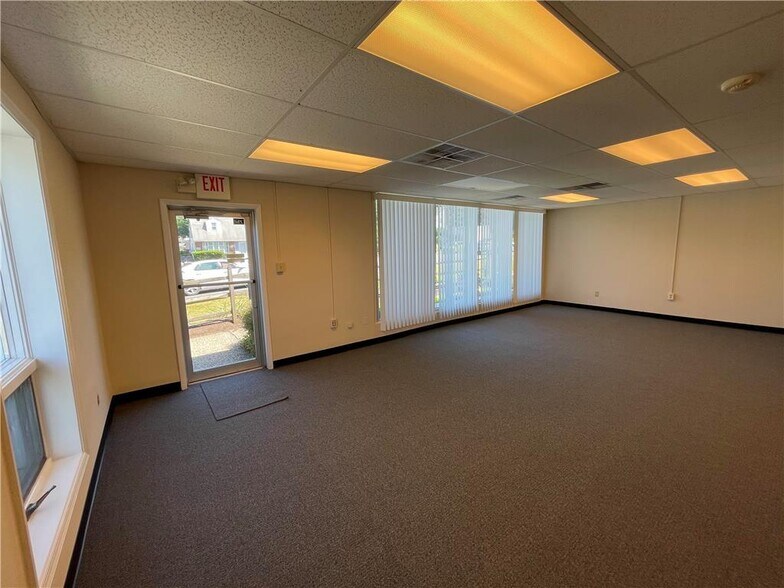 More Photos Of 344 S 3rd St, Coopersburg Medical For Sale