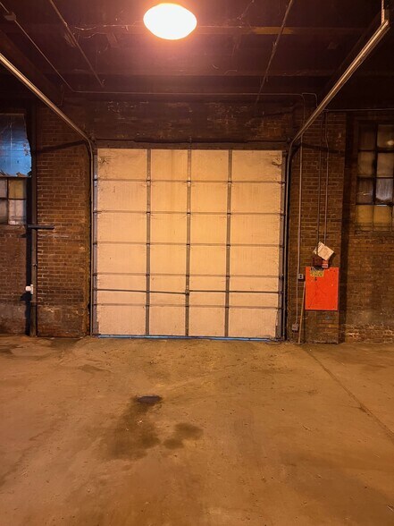 More Photos Of 1251 W Market St, Warren Manufacturing For Lease
