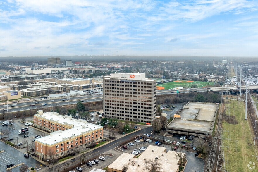 More Photos Of 5215 Old Orchard Rd, Skokie Office Residential For Lease