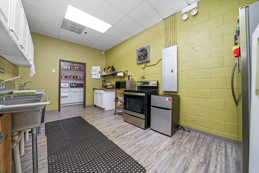 More Photos Of 14721 Kilbourne Ave, Midlothian Schools For Sale