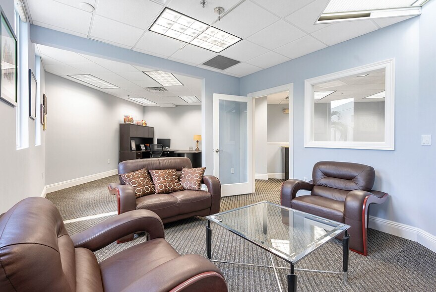 More Photos Of 1200 S Rogers Cir, Boca Raton Warehouse For Lease