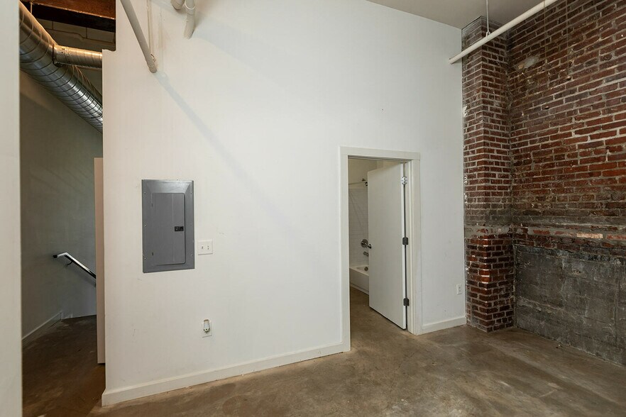 More Photos Of , Memphis Multifamily For Sale