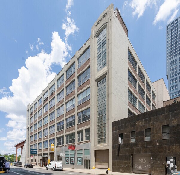 More Photos Of 625 W 55th St, New York Warehouse For Lease