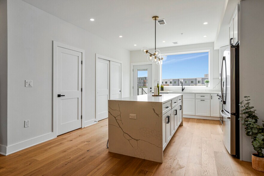 More Photos Of 1140 17th St NE, Washington Apartments For Sale
