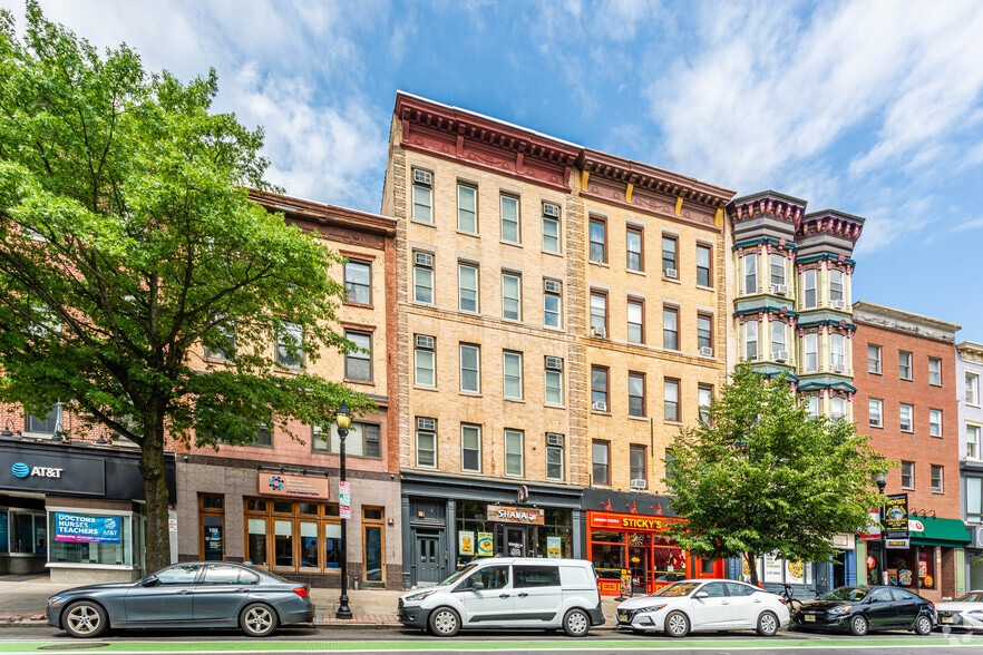 More Photos Of 110 Washington St, Hoboken Apartments For Lease