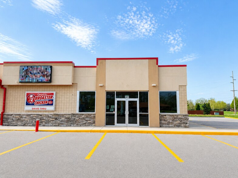 More Photos Of 720 E Tillman Rd, Fort Wayne Freestanding For Lease
