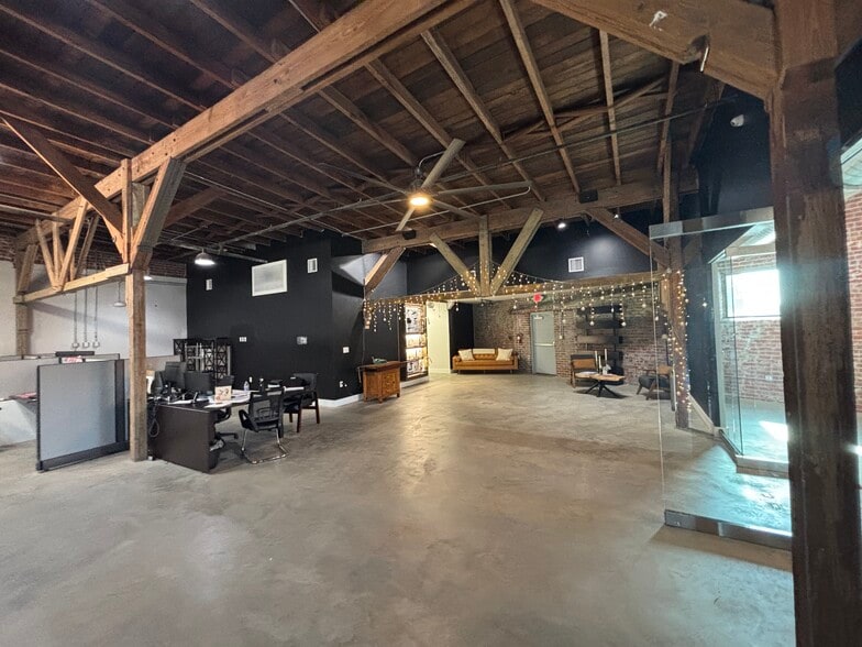 More Photos Of 3715 E 7th Ave, Tampa Flex For Sale