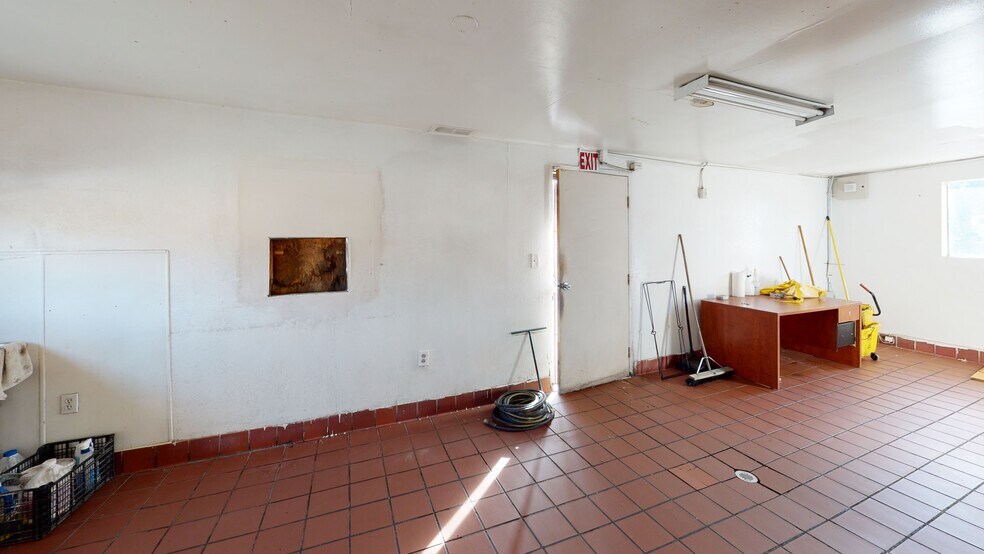 More Photos Of 5065 Riverside Dr, Chino Fast Food For Lease