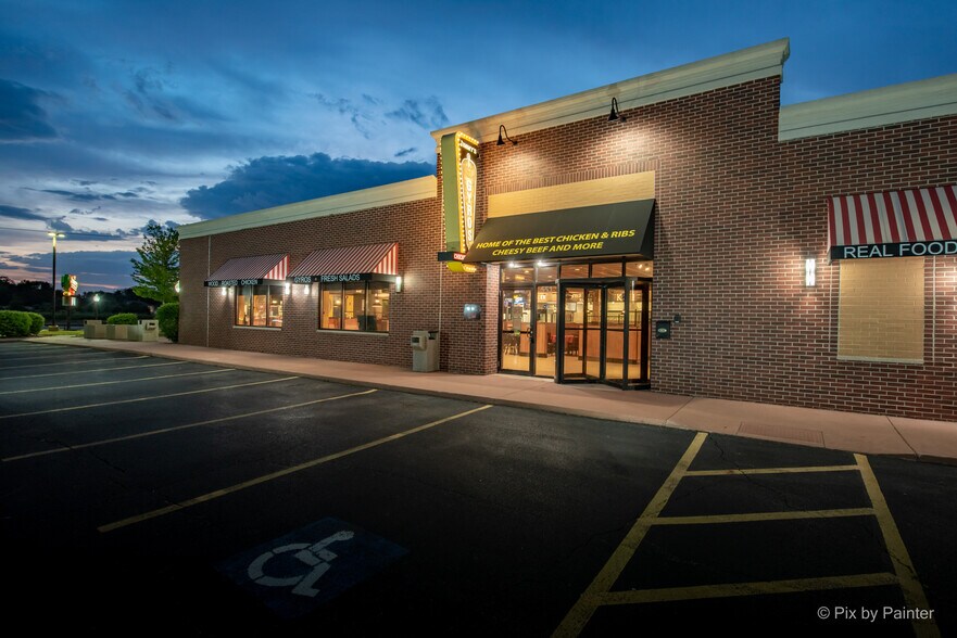 More Photos Of 551 S 8th St, West Dundee Restaurant For Sale