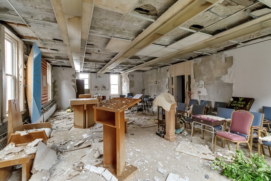 More Photos Of 101 Swinburne St, Buffalo Religious Facility For Sale