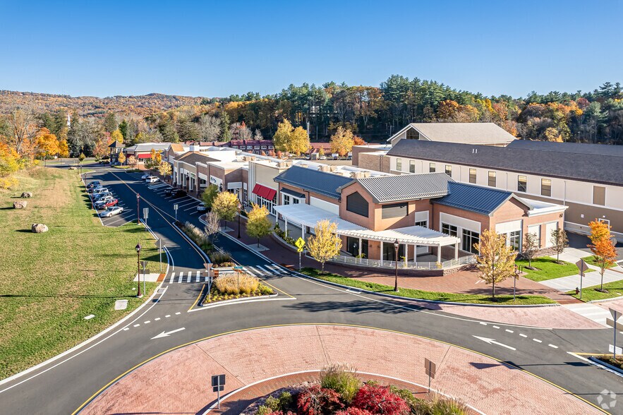 More Photos Of 21 Ensign Dr, Avon Unknown For Lease