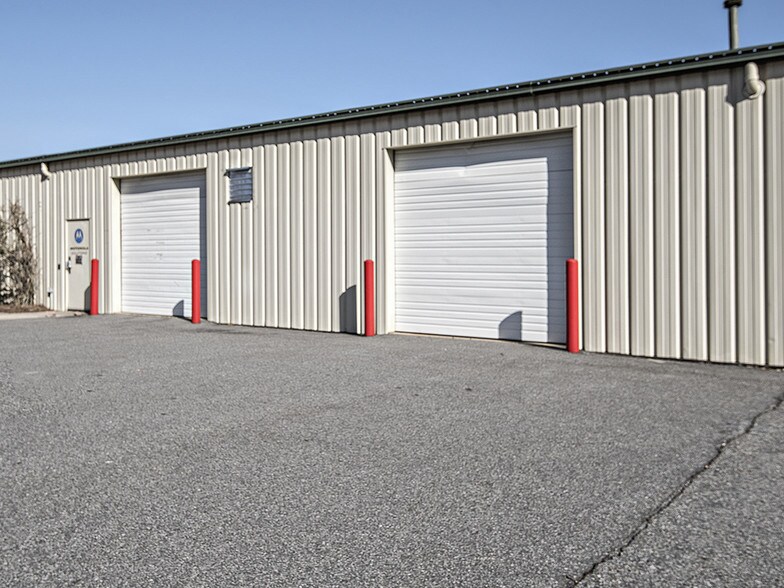 More Photos Of 2 Trident Dr, Arden Light Distribution For Lease