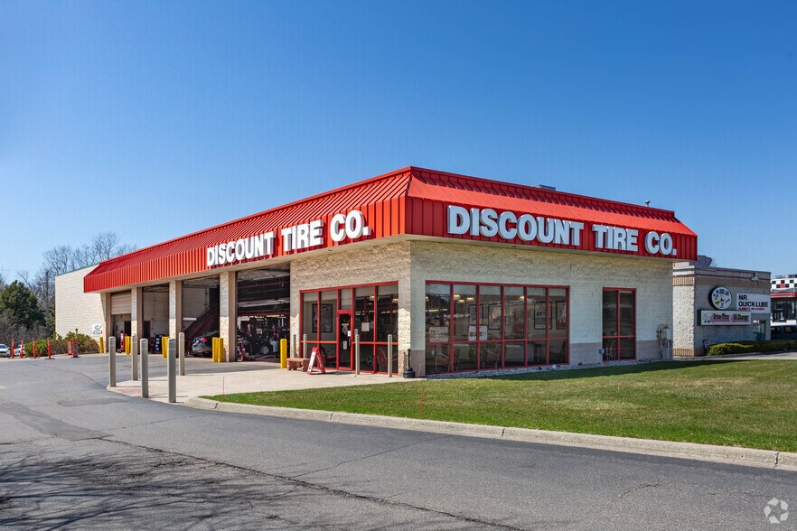 Primary Photo Of 4301 Highland Rd, Waterford General Retail For Sale