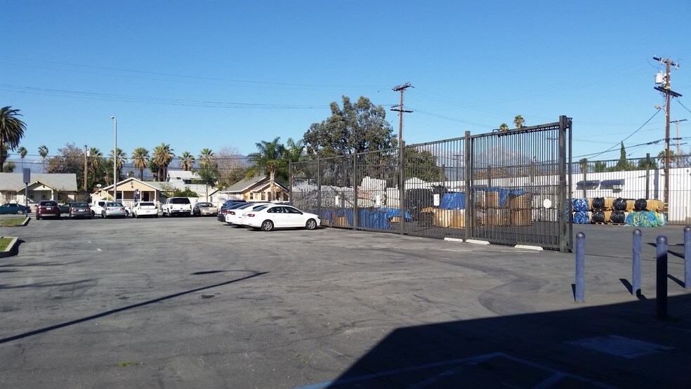 More Photos Of 538 W Monterey Ave, Pomona Distribution For Lease