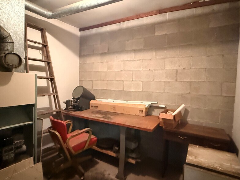 More Photos Of 50 Hojack Park, Rochester Warehouse For Sale