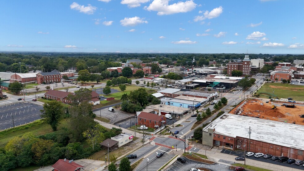 More Photos Of 406 E Solomon St, Griffin Office For Sale