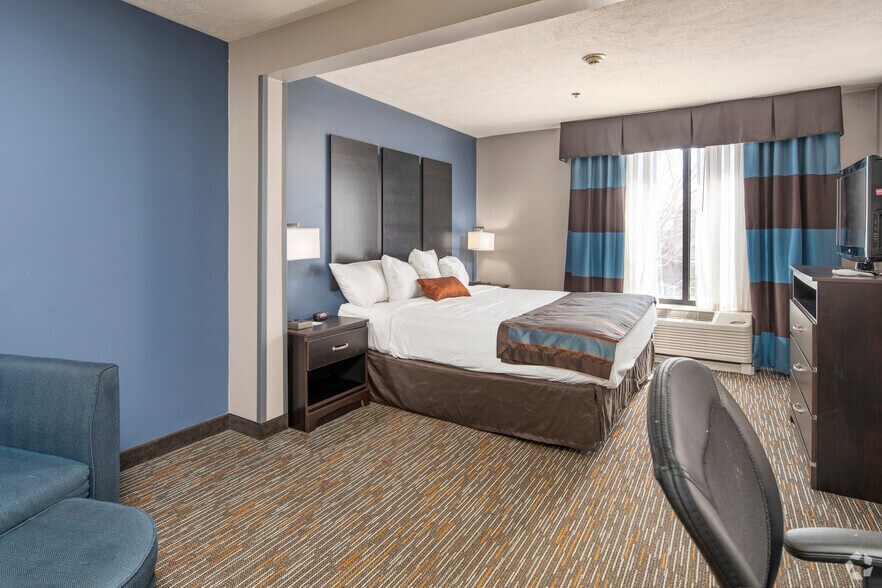 More Photos Of 129 Brickerton St, Columbus Hotel For Sale