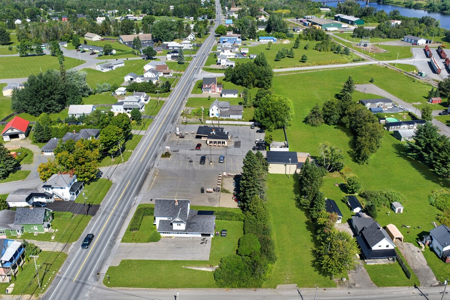 More Photos Of 232 Main St, Van Buren Restaurant For Sale