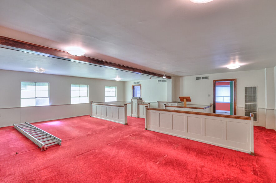 More Photos Of 228 S Military Ave, Lawrenceburg Religious Facility For Sale