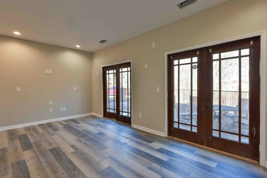 More Photos Of 5985 Parkway North Blvd, Cumming Office For Sale