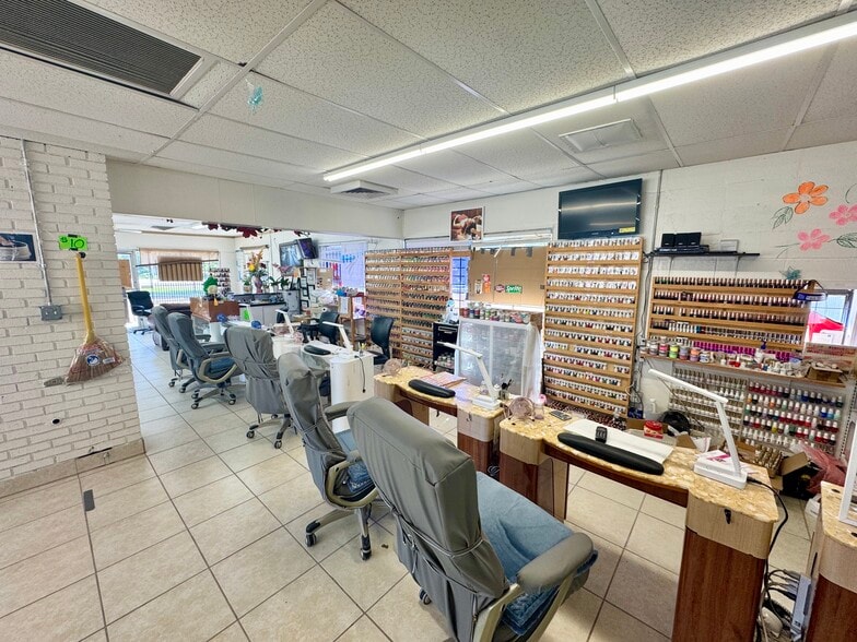 More Photos Of 289 S Washington St, Ripley Fast Food For Sale