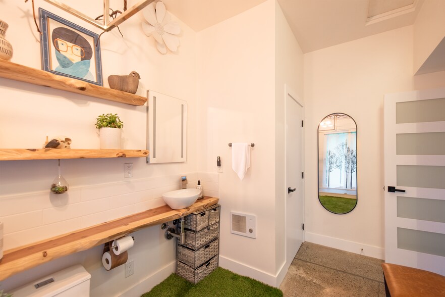 More Photos Of 22855 Chianti Rd, Cloverdale Apartments For Sale