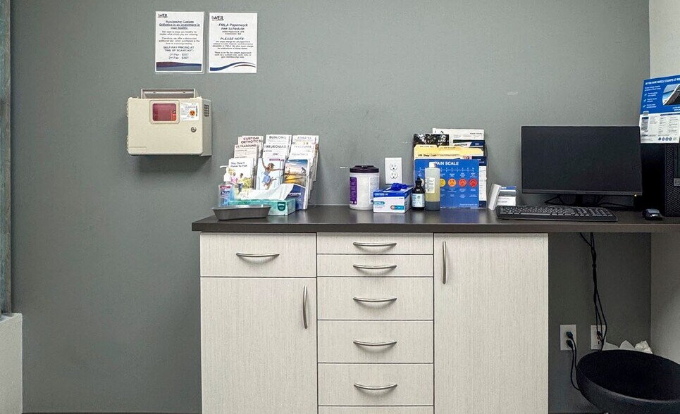 More Photos Of 8500 75th St, Pleasant Prairie Medical For Lease
