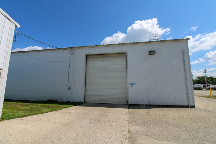 More Photos Of 107 8th Ave SW, Kasson Specialty For Sale
