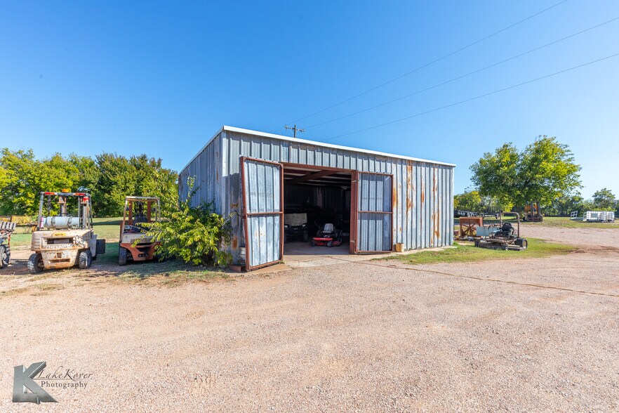 More Photos Of 1901 Cottonwood St, Abilene Industrial For Sale