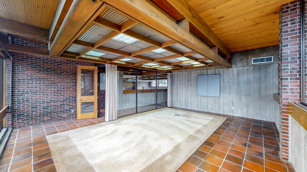 More Photos Of 8801 S Tacoma Way, Tacoma Freestanding For Sale