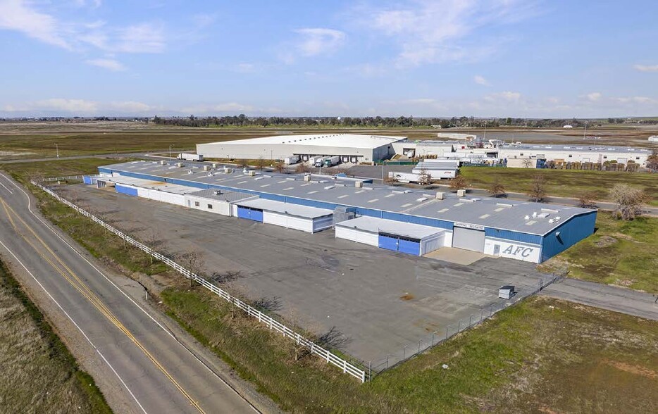 Primary Photo Of 250 Airport Pky, Oroville Warehouse For Lease